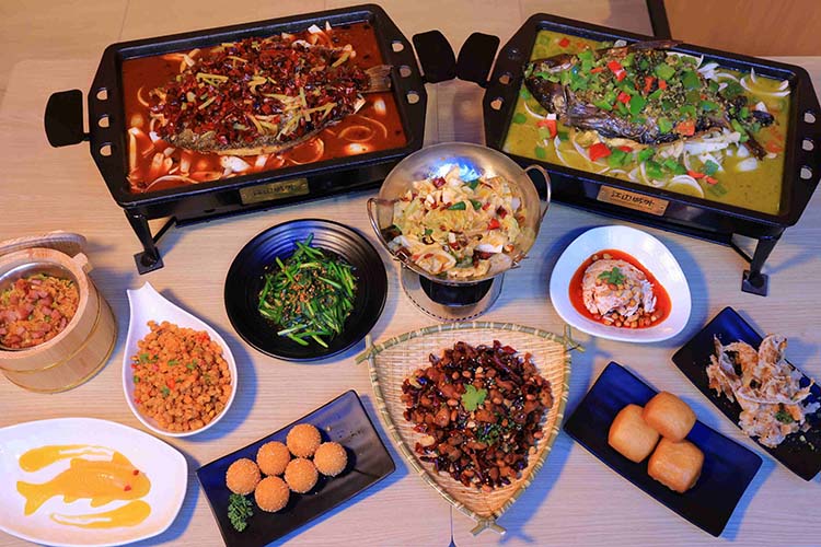 ไมเนอร์ ฟู้ด เปิดตัว "ริเวอร์ไซด์ กริลล์ ฟิช แอนด์ หม่าล่า" ส่งเมนูฉงชิ่ง-เสฉวน เจาะตลาดอาหารจีนในไทย