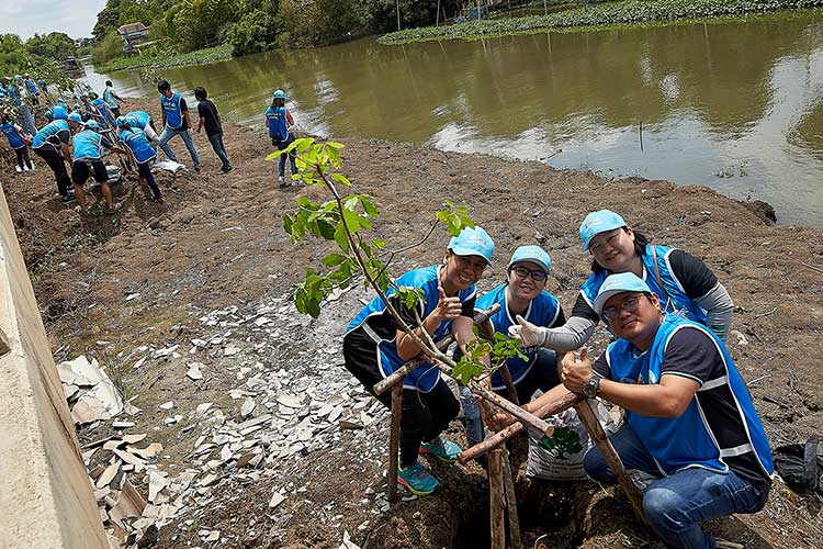 Nestlé CARES จัดกิจกรรม รวมพลจิตอาสารักษ์โลก คืนคลองใส ปรับทัศนียภาพชุมชนริมคลองขนมจีน