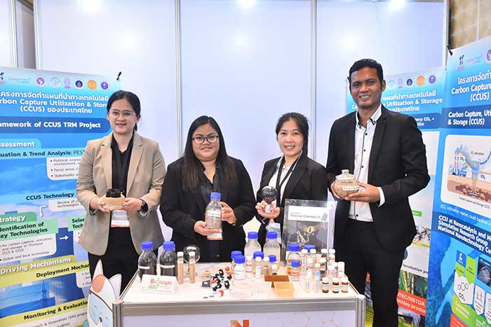 ทีมวิจัยตัวเร่งปฏิกิริยา กลุ่มวิจัยการเร่งปฏิกิริยาและการคำนวณระดับนาโน ศูนย์นาโนเทคโนโลยีแห่งชาติ (นาโนเทค)