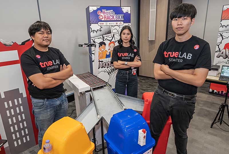 ทรู โชว์เคสนวัตกรรม 
ปลุกขยะ e-Waste คืนชีพ 
จากปฏิบัติการ “e- Waste HACK BKK 2024”