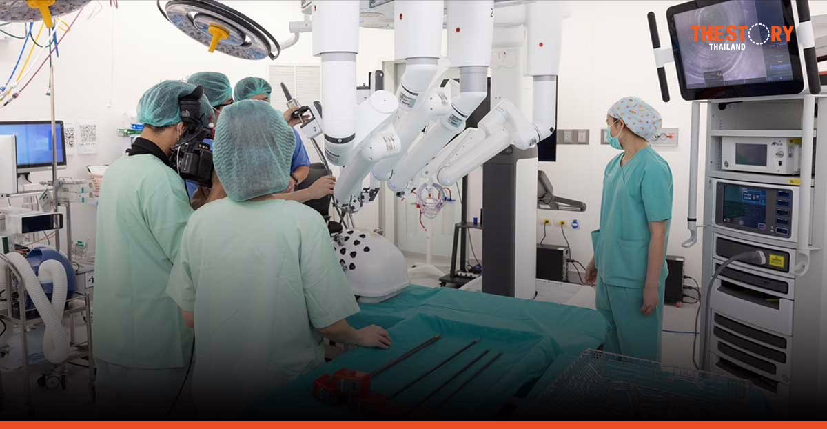 รพ.จุฬาภรณ์ เปิดตัว 'หุ่นยนต์ช่วยผ่าตัด รักษามะเร็ง' 