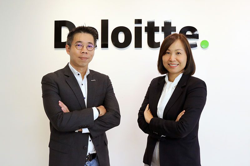 กัญญ์ทิพา เครือแก้ว ณ ลำพูน ผู้จัดการอาวุโส แผนก Organization Transformation และ ดร.โชดก ปัญญาวรานันท์ ผู้จัดการอาวุโส แผนก Growth ดีลอยท์ ประเทศไทย