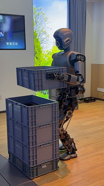 "Walker S" หุ่นยนต์ฮิวแมนนอยด์รุ่นเรือธงจาก UBTECH 