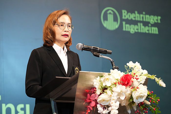 รศ.สพ.ญ.ดร.จารุวรรณ คำพา เลขาธิการสัตวแพทยสภาแห่งประเทศไทย 