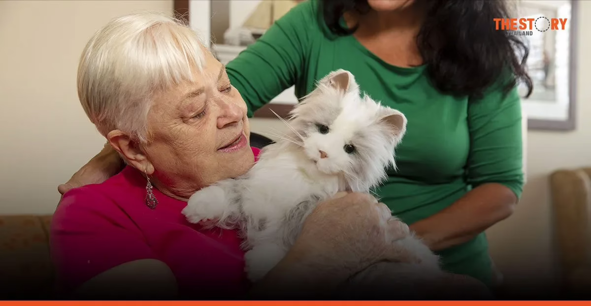 ทำความรู้จัก Joy for All ‘หุ่นยนต์สัตว์เลี้ยงบำบัด’ เทคโนโลยีคลายเหงา จากสหรัฐฯ