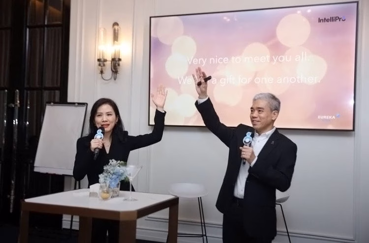ดร.หลุยส์ คริสธานินทร์ CEO Eureka Global และ ปุ้ม - ณฤดี คริสธานินทร์ Founder & Chief of Play