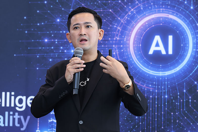 ดร.ทุตานนท์ สินธุประสิทธิ์ Head of R&D บริษัท เอสซีบี เอกซ์ จำกัด (มหาชน) หรือ SCBX